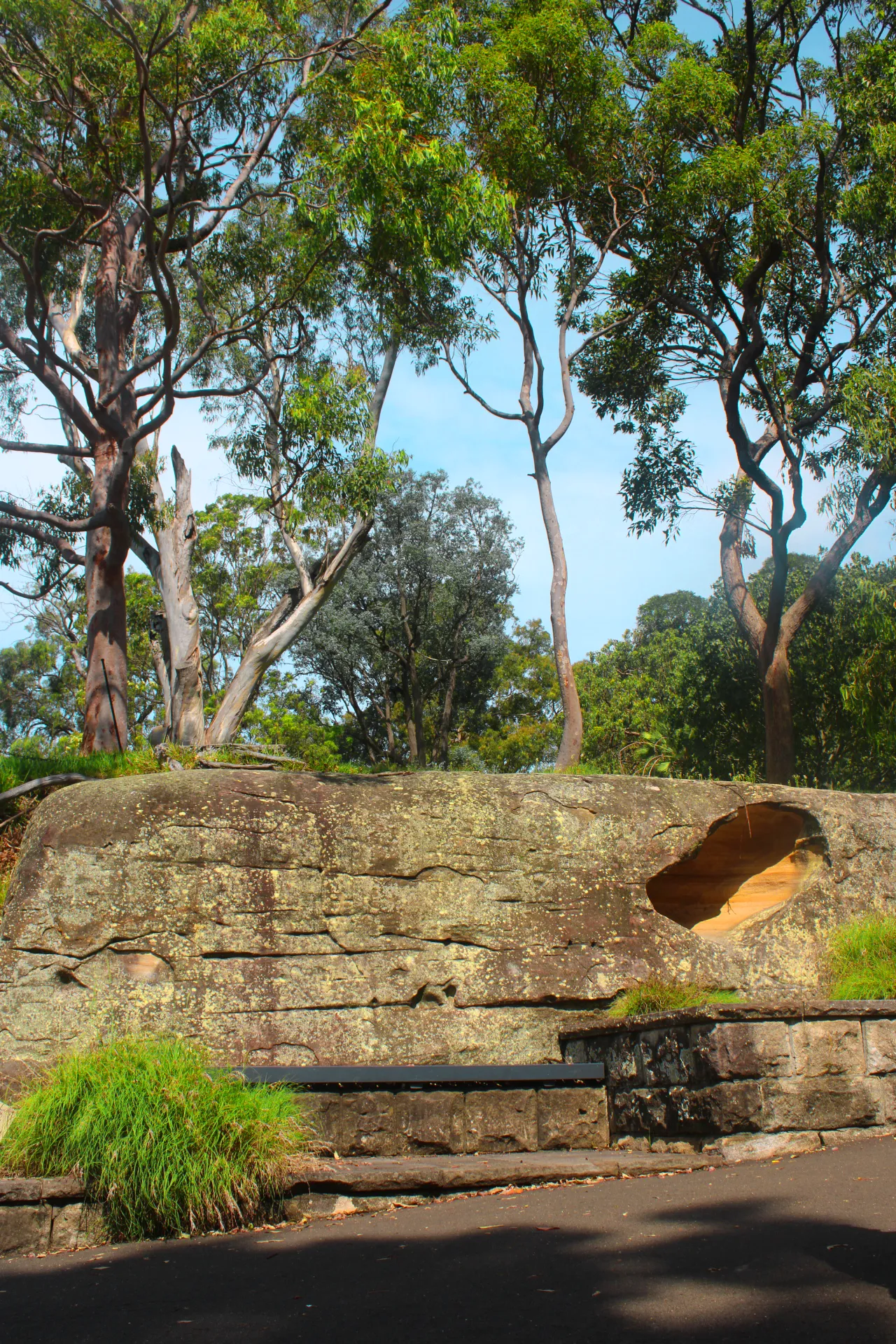 Nuevas investigaciones sugieren que el estilo de vida "lying flat" disminuye la felicidad